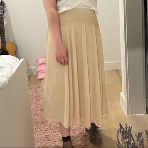 pleated midi skirt